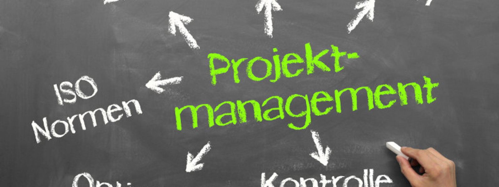 Ich helfe Ihnen Ihre Projekte erfolgreich umzusetzen. Meine Erfahrung basiert auf über 20 Jahren Arbeit in Projekten als Projektmanager und Programmleiter in mittelständischen Unternehmen. Ich plane und steuere Ihre Projekte auf das Ziel ausgerichtet und umsichtig. Egal, ob klassischer Wasserfall oder modernes und agiles Projektvorgehen: Gemeinsam bringen wir Ihr Vorhaben zu einem guten Ende.  